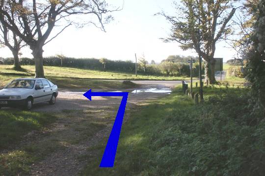 Walk direction photograph: 2 for walk East of the Rings, Badbury Rings, Dorset, South West England.