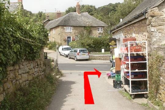 Walk direction photograph: 22 for walk Around Chapel Hill, Abbotsbury, Dorset, South West England.