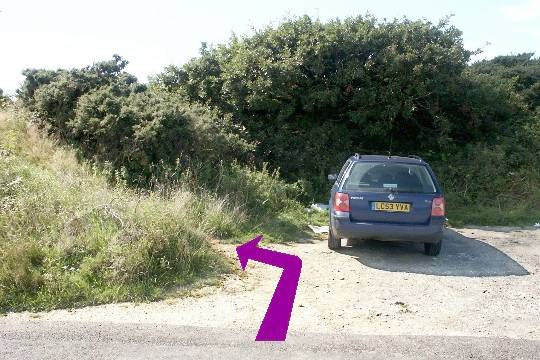 Walk direction photograph: 14 for walk Castle and Beach, Abbotsbury, Dorset, South West England.