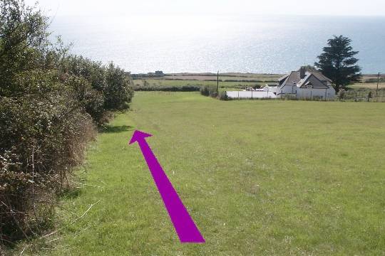 Walk direction photograph: 24 for walk Castle and Beach, Abbotsbury, Dorset, South West England.