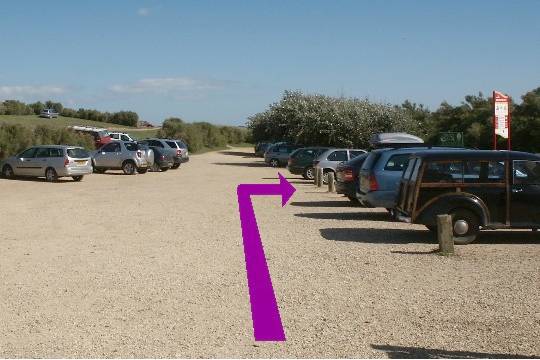 Walk direction photograph: 32 for walk Castle and Beach, Abbotsbury, Dorset, South West England.