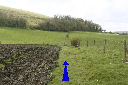 Walk direction photograph: 10 for walk Compton Abbas, Fontmell, Dorset, South West England.