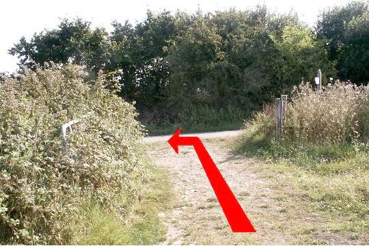 Walk direction photograph: 30 for walk Swyre Head, Kimmeridge Bay, Dorset, South West England.