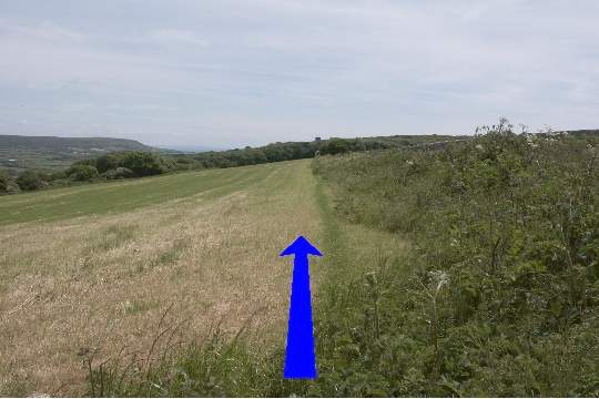 Walk direction photograph: 18 for walk Corfe Castle Views, Kingston, Dorset, South West England.