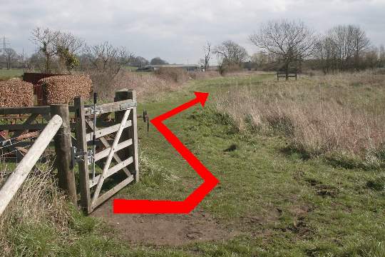 Walking direction photo: 7 for walk Cowgrove and Eyebridge, Pamphill, Dorset.