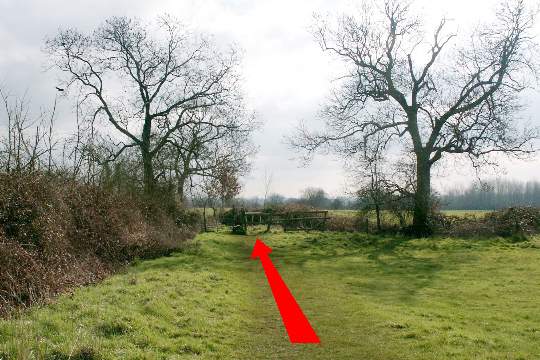 Walk direction photograph: 10 for walk Cowgrove and Eyebridge, Pamphill, Dorset, South West England.