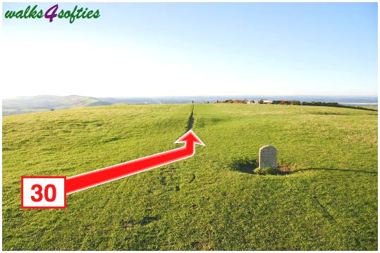Walk direction photograph: 30 for walk Valley and East Hill, Corfe Castle, Dorset, South West England.