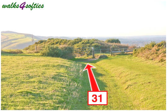 Walking direction photo: 31 for walk Valley and East Hill, Corfe Castle, Dorset.