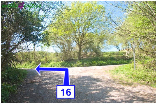 Walk direction photograph: 16 for walk Purbeck Way and West Hill, Corfe Castle, Dorset, South West England.