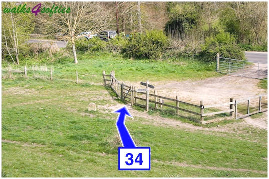 Walk direction photograph: 34 for walk Purbeck Way and West Hill, Corfe Castle, Dorset, South West England.