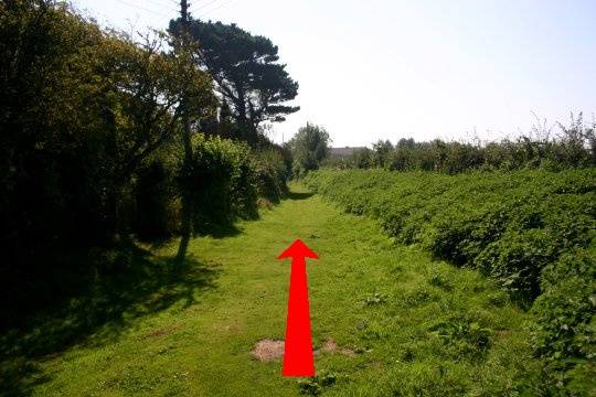 Walk direction photograph: 4 for walk West Bay, Eype (near Bridport), Dorset, South West England.