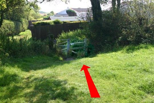 Walk direction photograph: 10 for walk West Bay, Eype (near Bridport), Dorset, South West England.