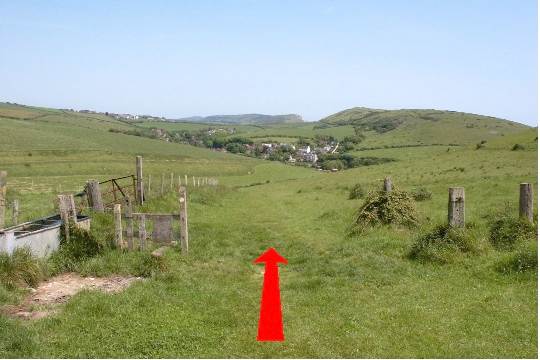 Walk direction photograph: 4 for walk Cove and Durdle Door, Lulworth, Dorset, South West England.