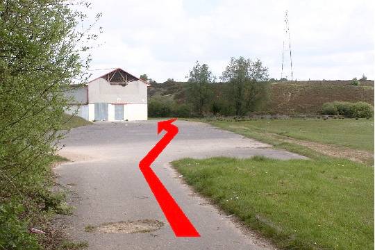 Walking direction photo: 6 for walk Bourne Valley, Rossmore Leisure Centre, Dorset.