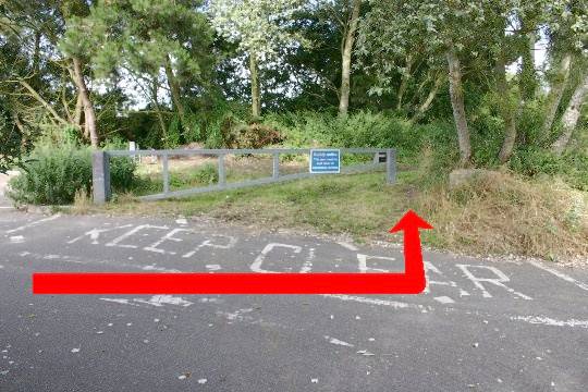 Walk direction photograph: 2 for walk Lytchett Bay, Turlin Moor, Dorset, South West England.