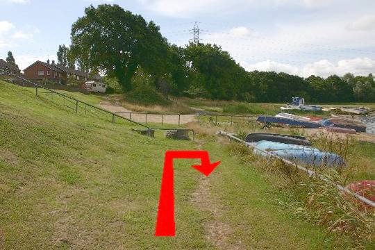 Walk direction photograph: 10 for walk Lytchett Bay, Turlin Moor, Dorset, South West England.