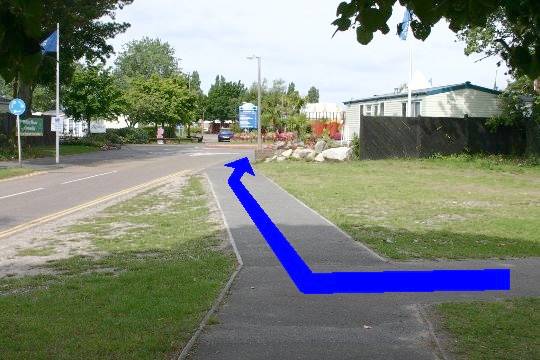 Walk direction photograph: 16 for walk Lytchett Bay, Turlin Moor, Dorset, South West England.