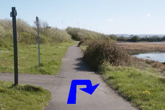 Walking direction photo: 9 for walk Around the park, Upton Park, Dorset.