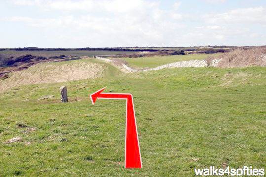 Walk direction photograph: 30 for walk Dancing Ledge, Durlston, Dorset, South West England.