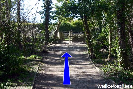 Walk direction photograph: 6 for walk Peveril Point and Swanage, Durlston, Dorset, South West England.