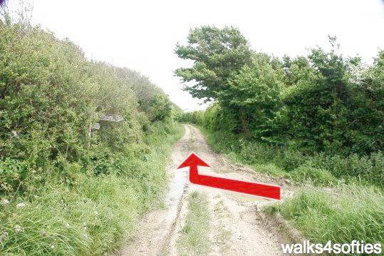 Walk direction photograph: 6 for walk Swyre and Puncknowle, West Bexington, Dorset, South West England.