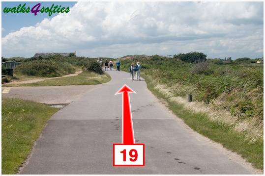 Walking direction photo: 19 for walk Mudeford Sandbank, Hengistbury Head, Dorset.