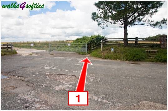 Walking direction photo: 1 for walk Old Airfield, Tarrant Rushton, Dorset.