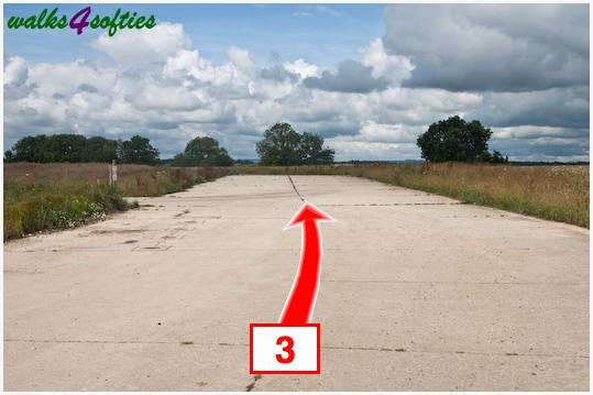 Walking direction photo: 3 for walk Old Airfield, Tarrant Rushton, Dorset.