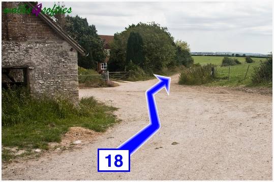 Walk direction photograph: 18 for walk Maiden Castle, The Brewers Arms, Martinstown, Dorset, South West England.