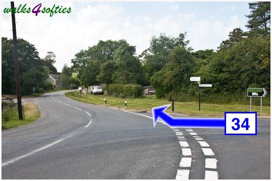 Walk direction photograph: 34 for walk Maiden Castle, The Brewers Arms, Martinstown, Dorset, South West England.