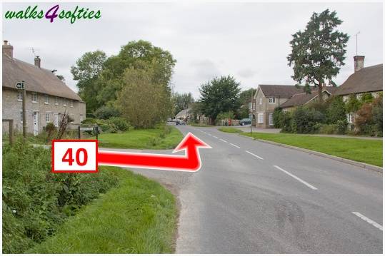 Walk direction photograph: 40 for walk The Inland Coast Path, The Brewers Arms, Martinstown, Dorset, South West England.