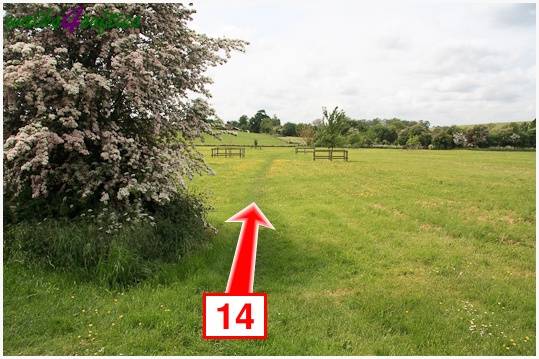 Walk direction photograph: 14 for walk King's Somborne, Horsebridge, Hampshire, South and South East England.