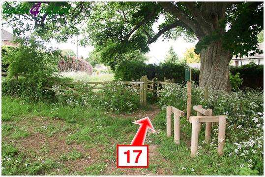 Walking direction photo: 17 for walk King's Somborne, Horsebridge, Hampshire.