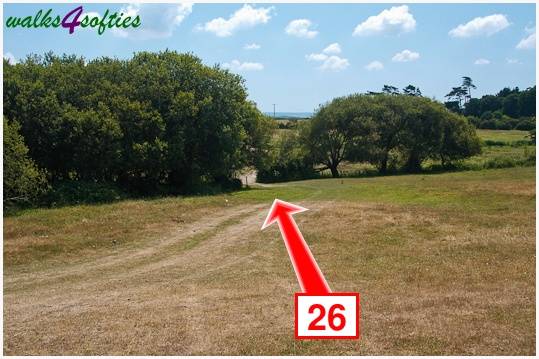 Walk direction photograph: 26 for walk The Leep Loop, Lepe Country Park, Hampshire, South and South East England.