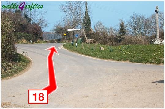 Walk direction photograph: 18 for walk Old Harry and Ballard Down, Studland, Dorset, South West England.