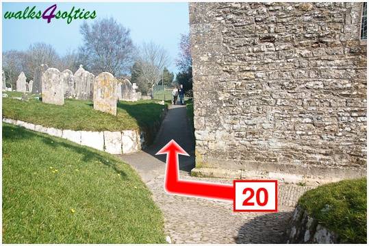 Walk direction photograph: 20 for walk Old Harry and Ballard Down, Studland, Dorset, South West England.