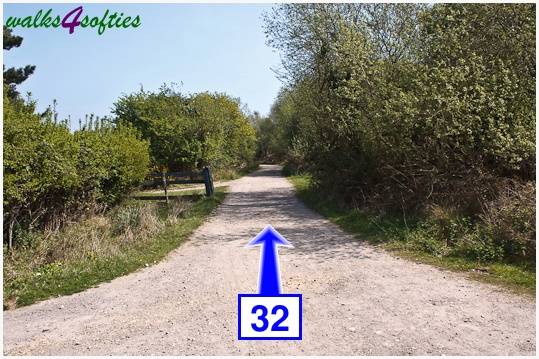 Walk direction photograph: 32 for walk The Obelisk and Agglestone Rock, Studland, Dorset, South West England.