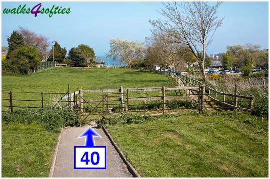 Walk direction photograph: 40 for walk The Obelisk and Agglestone Rock, Studland, Dorset, South West England.