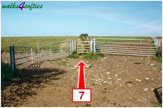 Walking direction photo: 7 for walk Chapman's Pool, Worth Matravers, Dorset.