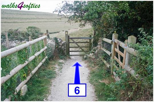 Walk direction photograph: 6 for walk Winspit to Seacombe, Worth Matravers, Dorset, South West England.