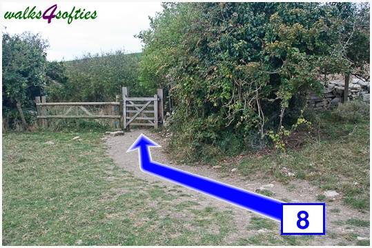 Walk direction photograph: 8 for walk Winspit to Seacombe, Worth Matravers, Dorset, South West England.