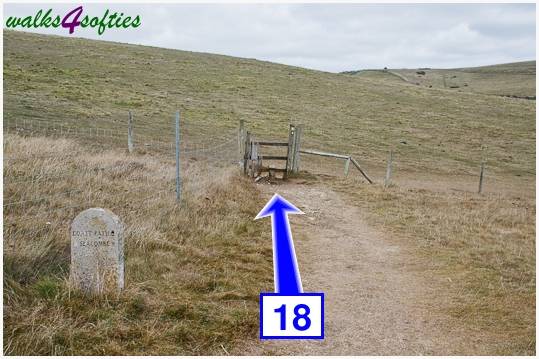 Walk direction photograph: 18 for walk Winspit to Seacombe, Worth Matravers, Dorset, South West England.