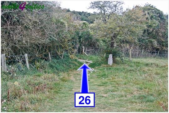 Walk direction photograph: 26 for walk Winspit to Seacombe, Worth Matravers, Dorset, South West England.
