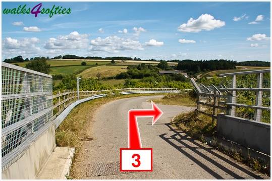 Walking direction photo: 3 for walk Kite Hill, Tolpuddle, Dorset.