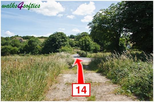 Walk direction photograph: 14 for walk Kite Hill, Tolpuddle, Dorset, South West England.