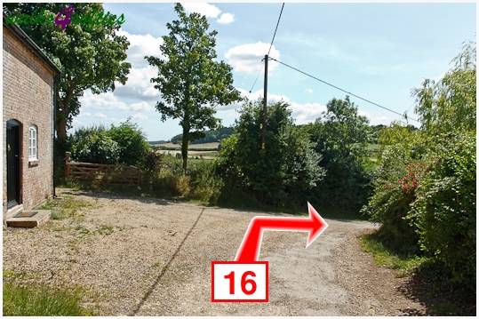 Walk direction photograph: 16 for walk Kite Hill, Tolpuddle, Dorset, South West England.