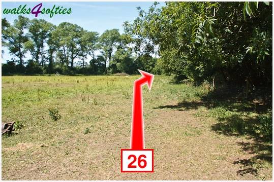 Walk direction photograph: 26 for walk Kite Hill, Tolpuddle, Dorset, South West England.