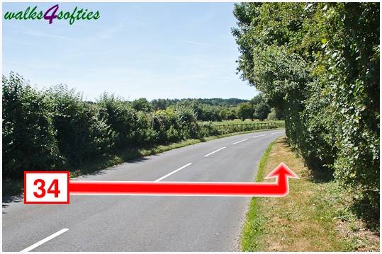 Walk direction photograph: 34 for walk Kite Hill, Tolpuddle, Dorset, South West England.