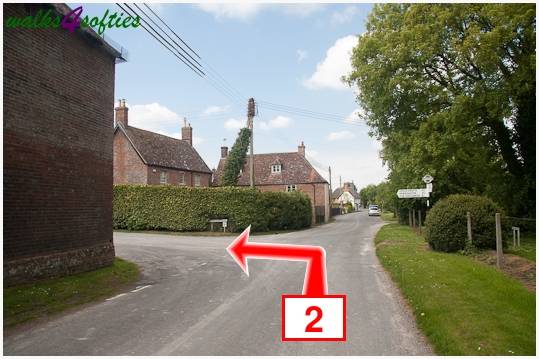 Walk direction photograph: 2 for walk Hambledon Hill, Shroton, Dorset, South West England.