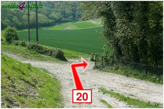 Walk direction photograph: 20 for walk Hambledon Hill, Shroton, Dorset, South West England.